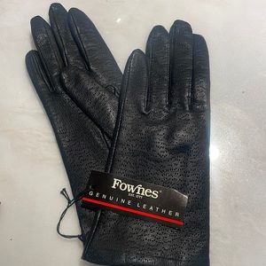 NWT Classic Black Genuine Leather Gloves